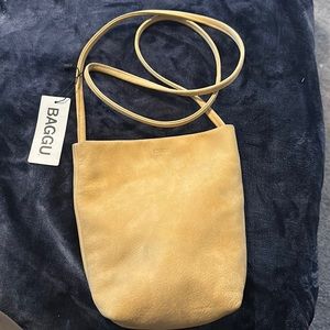 Nwt Baggu Cross Body Purse Leather Warm honey